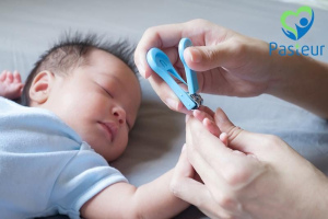 Cách cắt móng tay cho trẻ