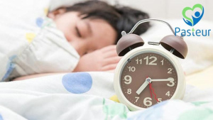 Thói quen đi ngủ đúng giờ của trẻ