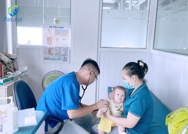 Thuốc hạ sốt cho bé Hướng dẫn an toàn và hiệu quả Ảnh minh họa