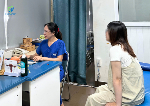 dịch âm đạo bất thường
